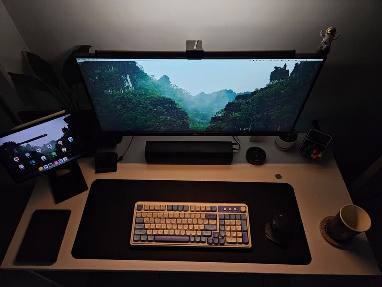 Simple Ways to Personalize Your Workspace for Better Comfort and Focus